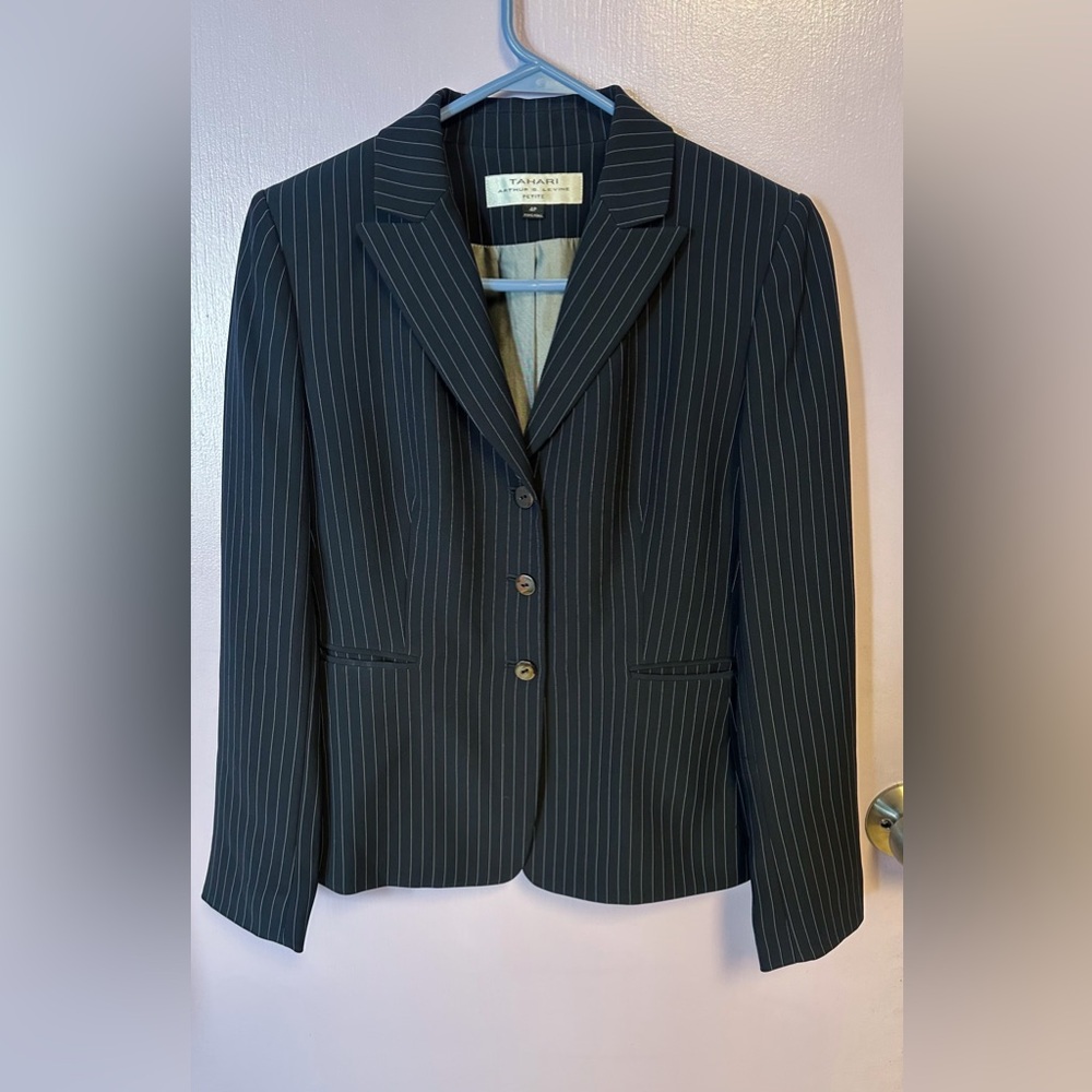 Like new Tahari Blazer